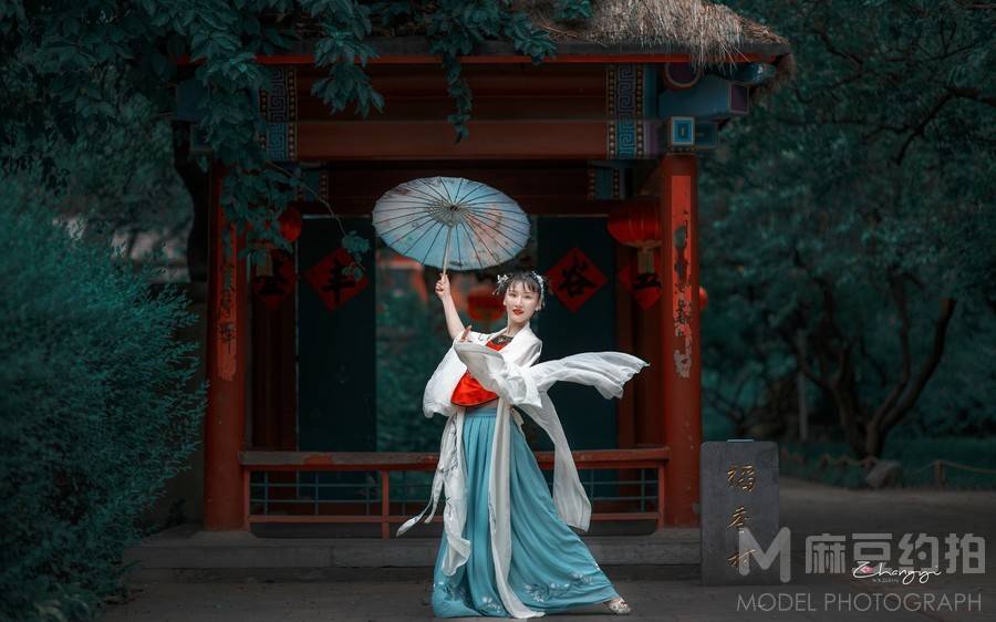 情绪模特