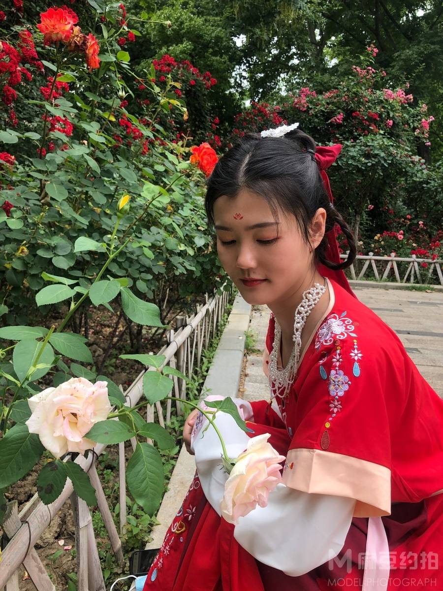 汉服模特