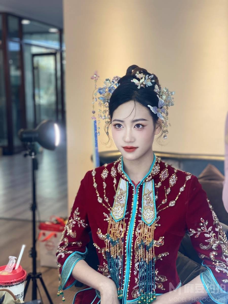 妆容模特