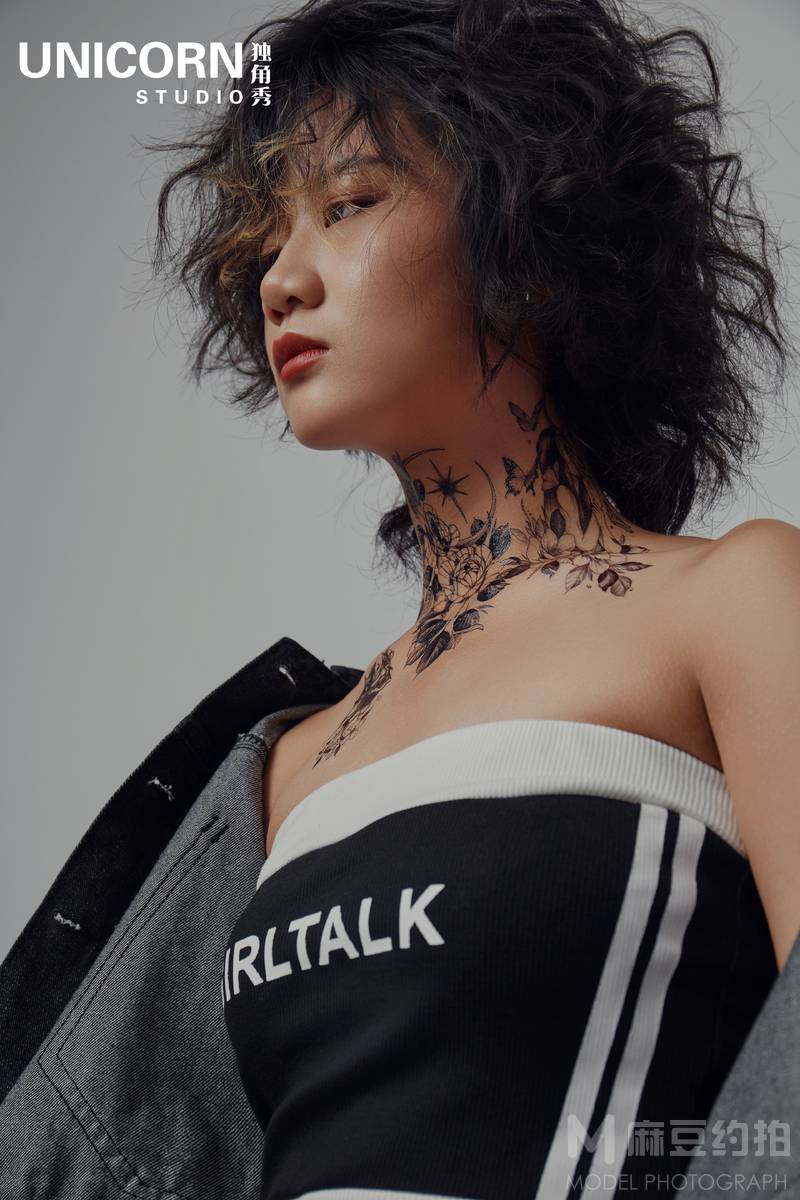 情绪模特