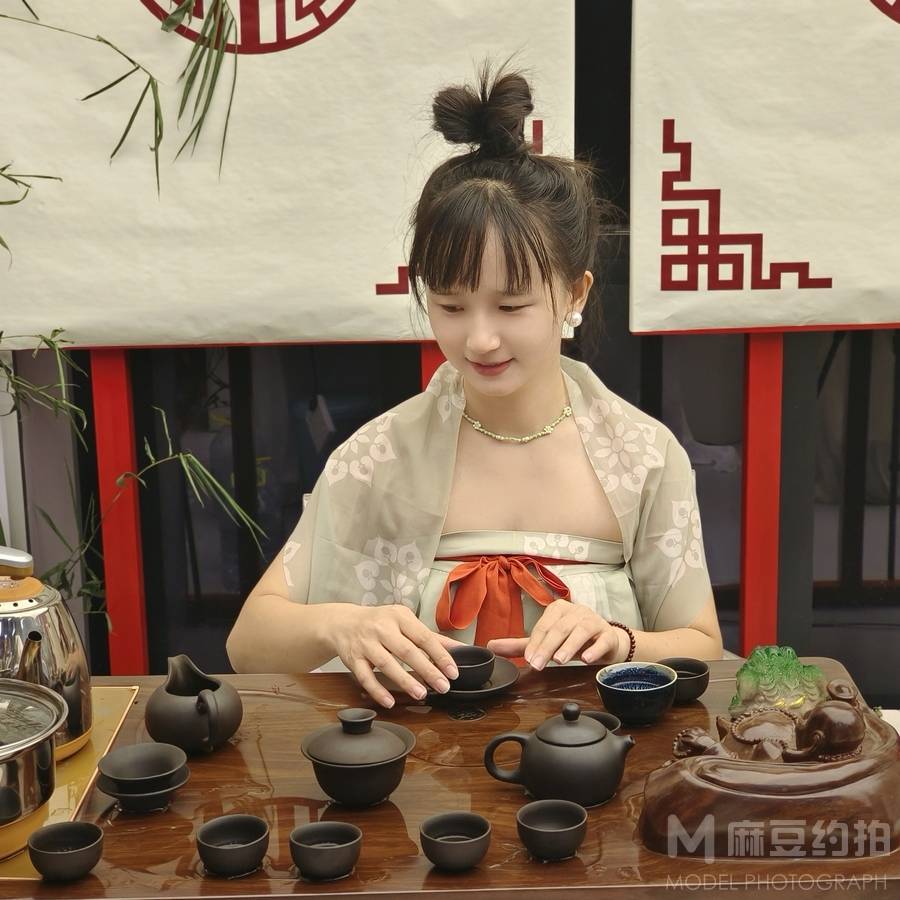 汉服模特