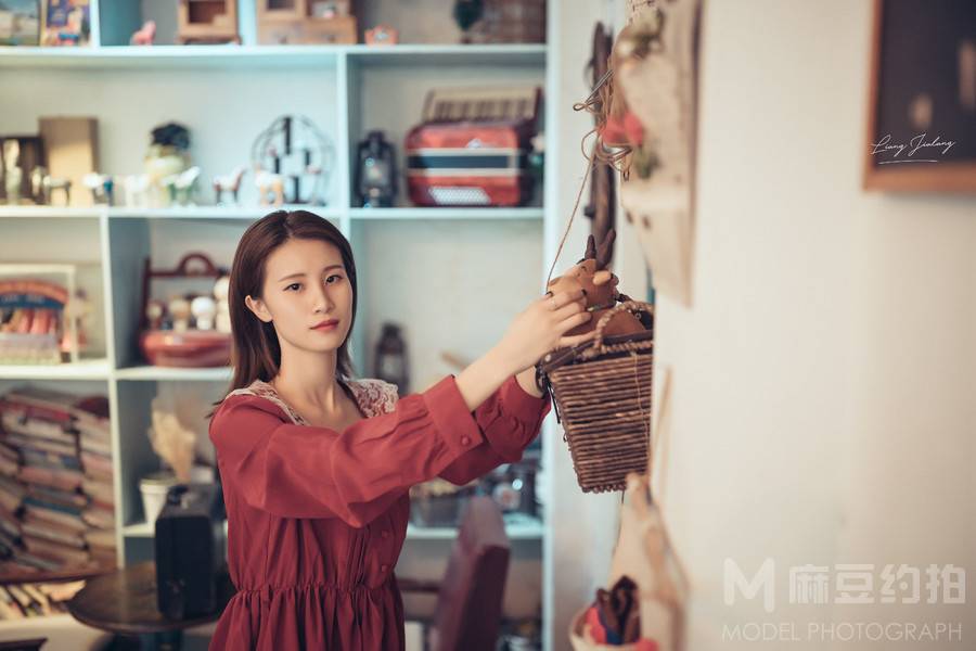 情绪模特