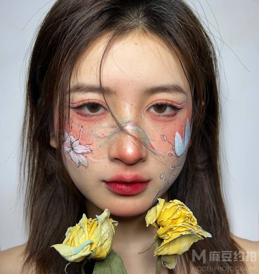 妆容模特