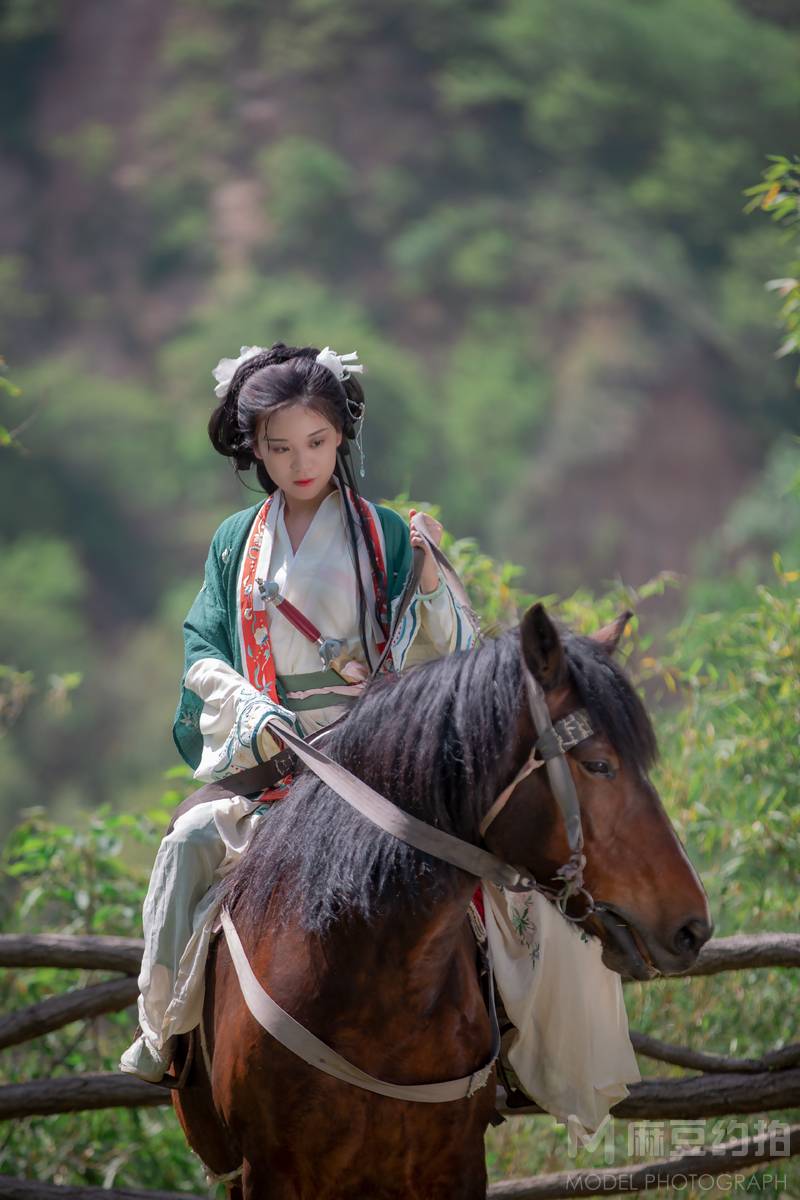 汉服模特