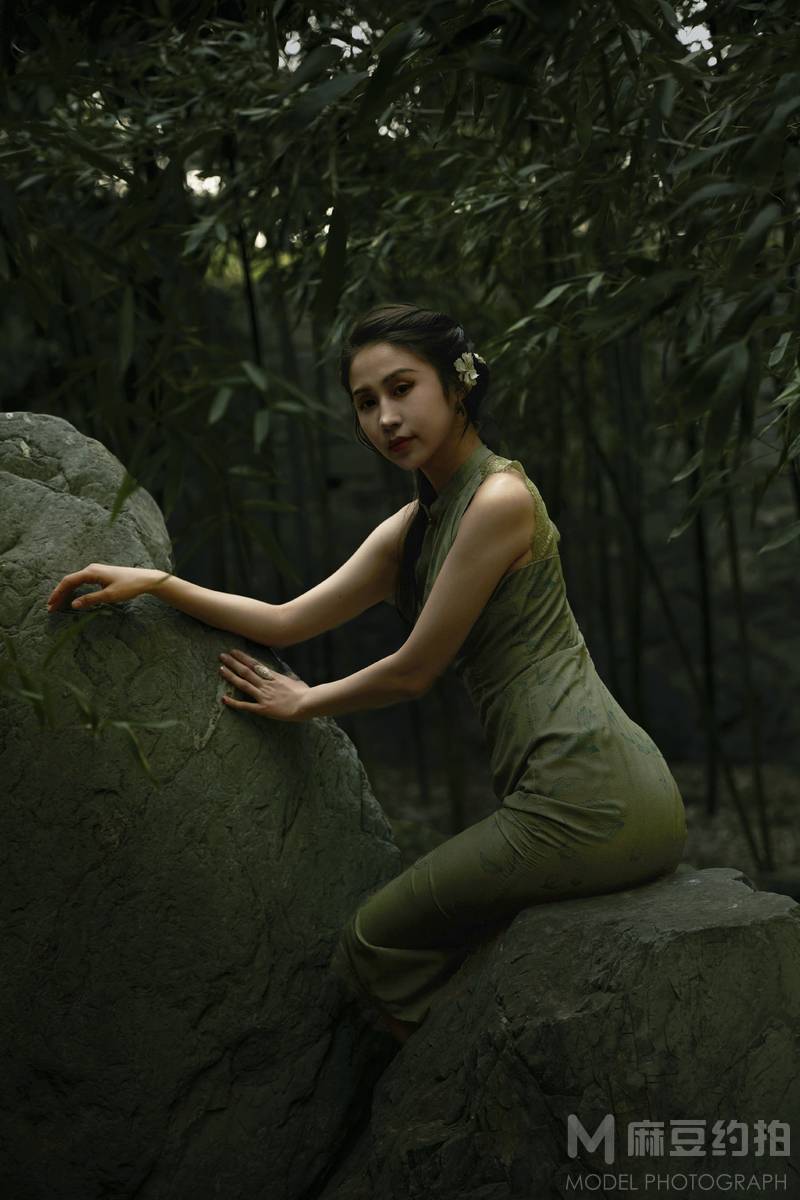 情绪模特