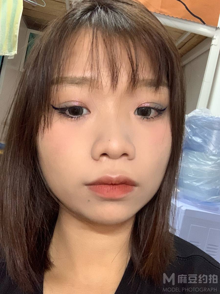 妆容模特