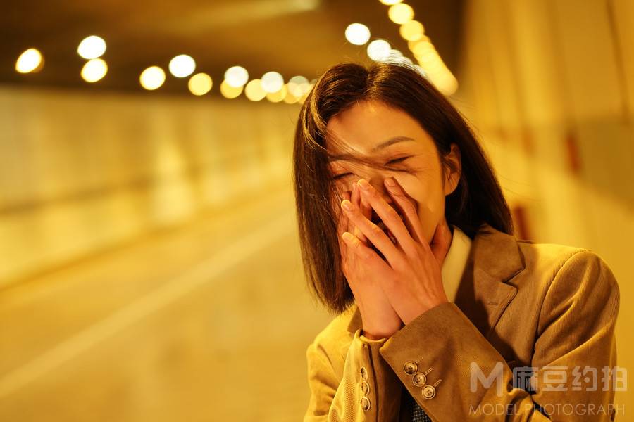 情绪模特
