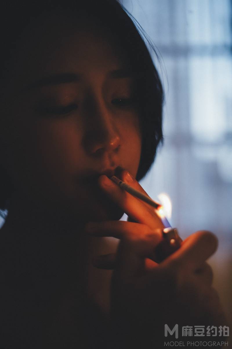 情绪模特