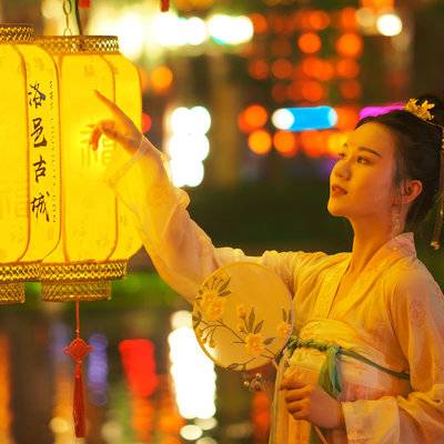 汉服模特