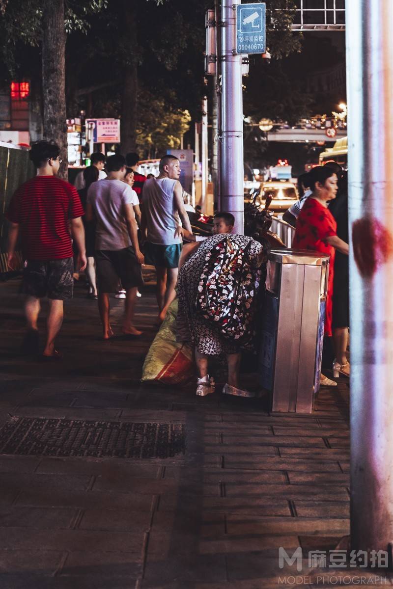 夜景模特