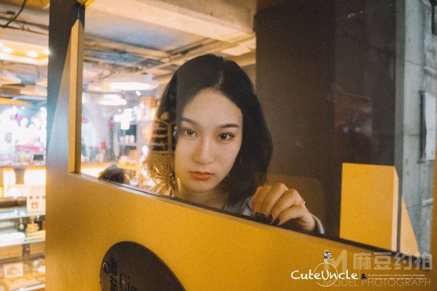情绪模特