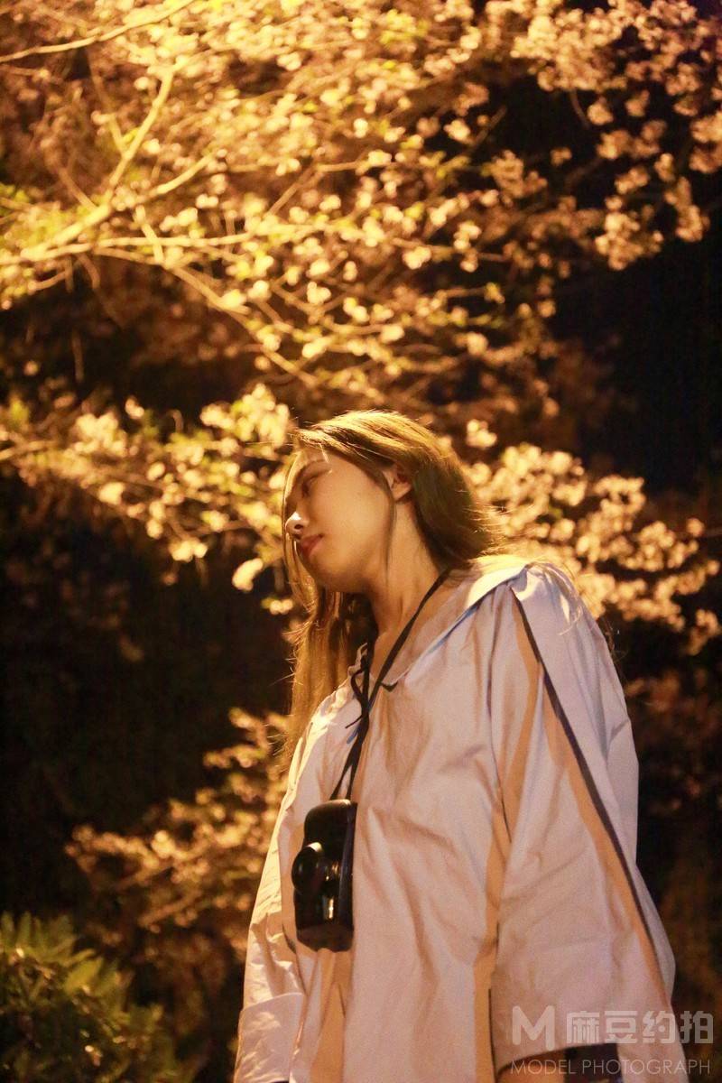 夜景模特