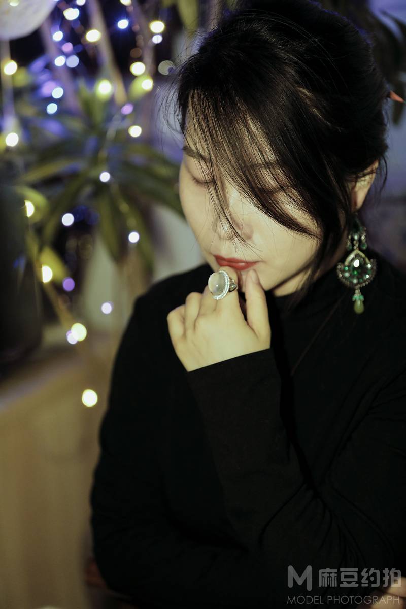 情绪模特