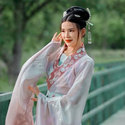 汉服模特