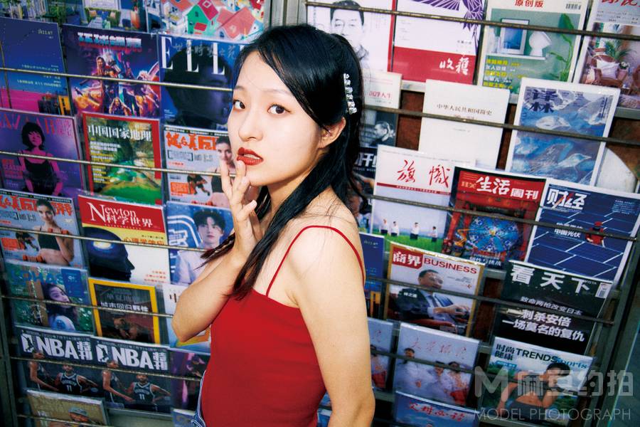 情绪模特