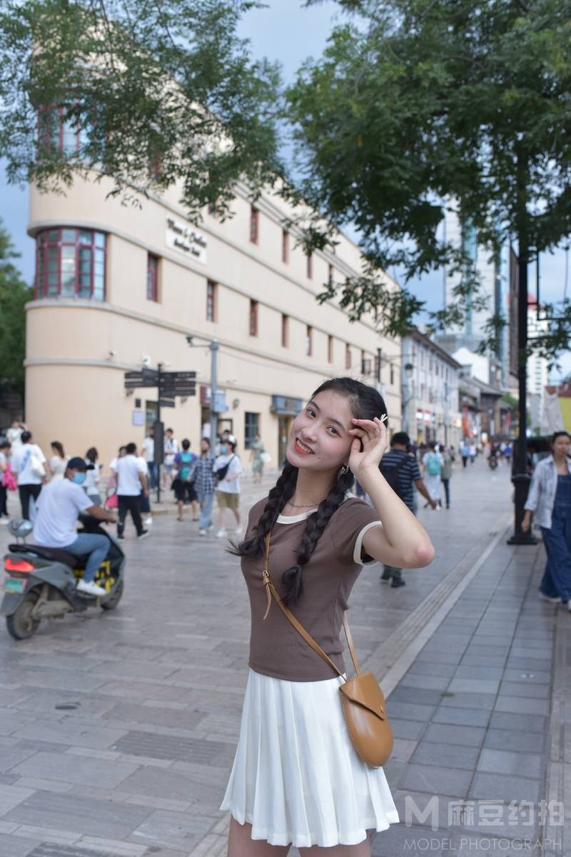 情绪模特