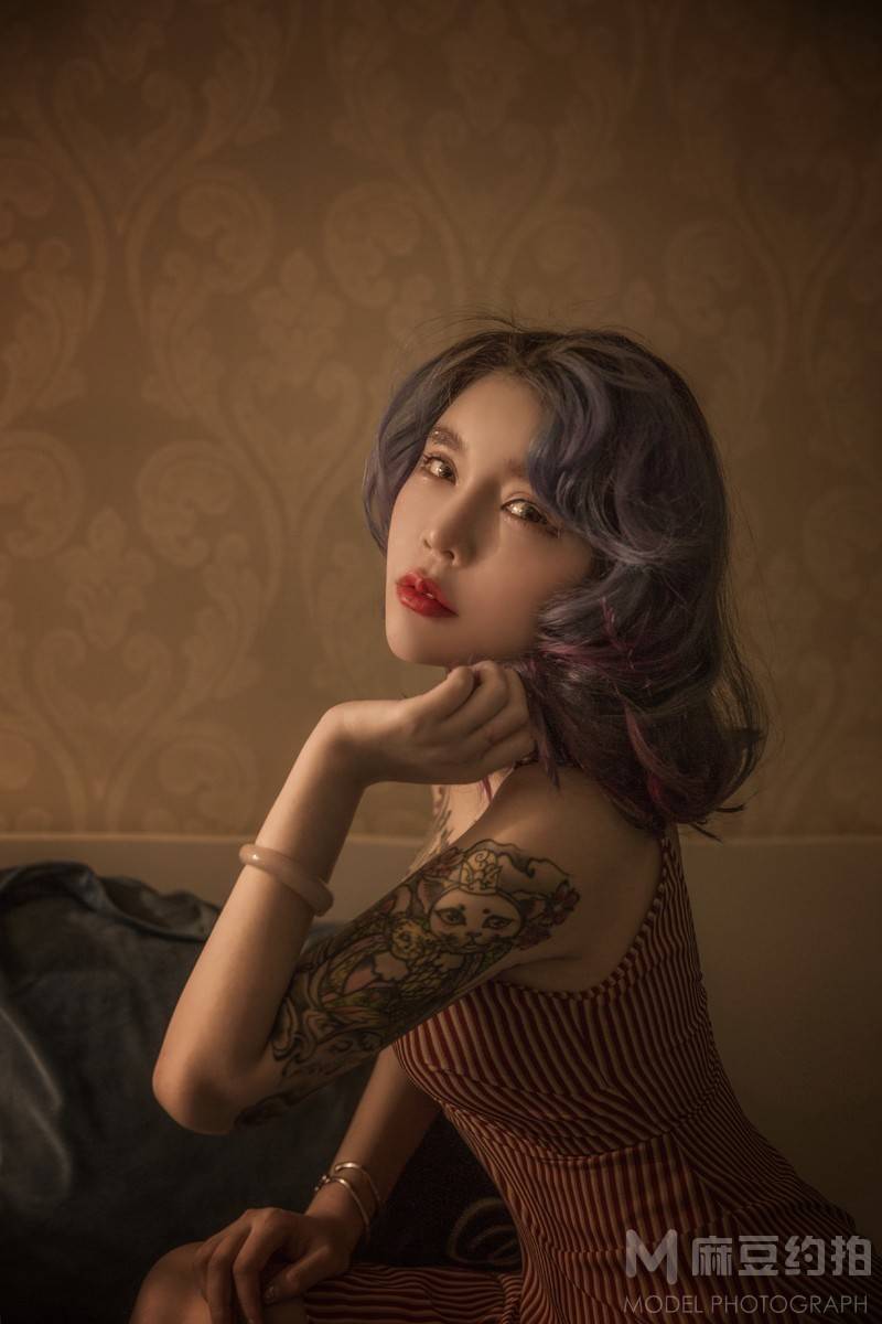 情绪模特
