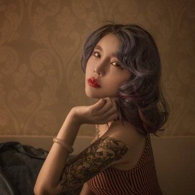 情绪模特