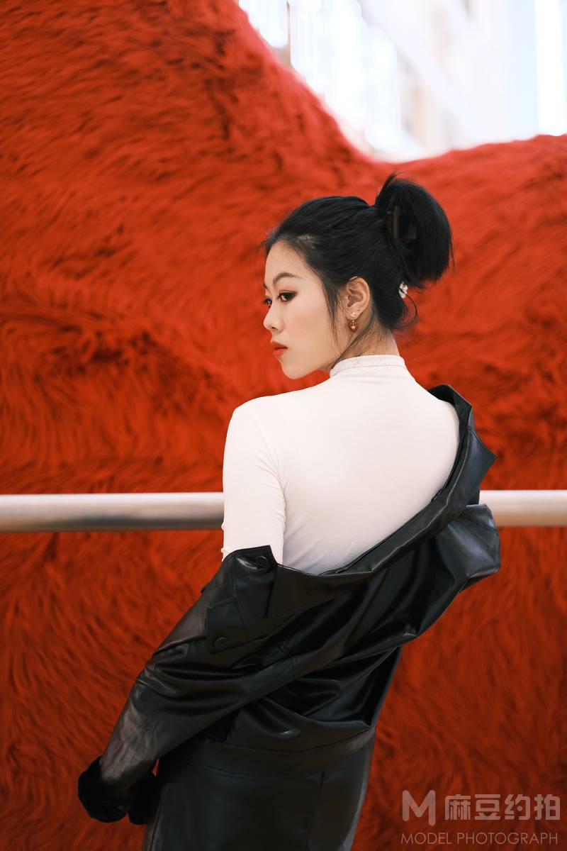 情绪模特