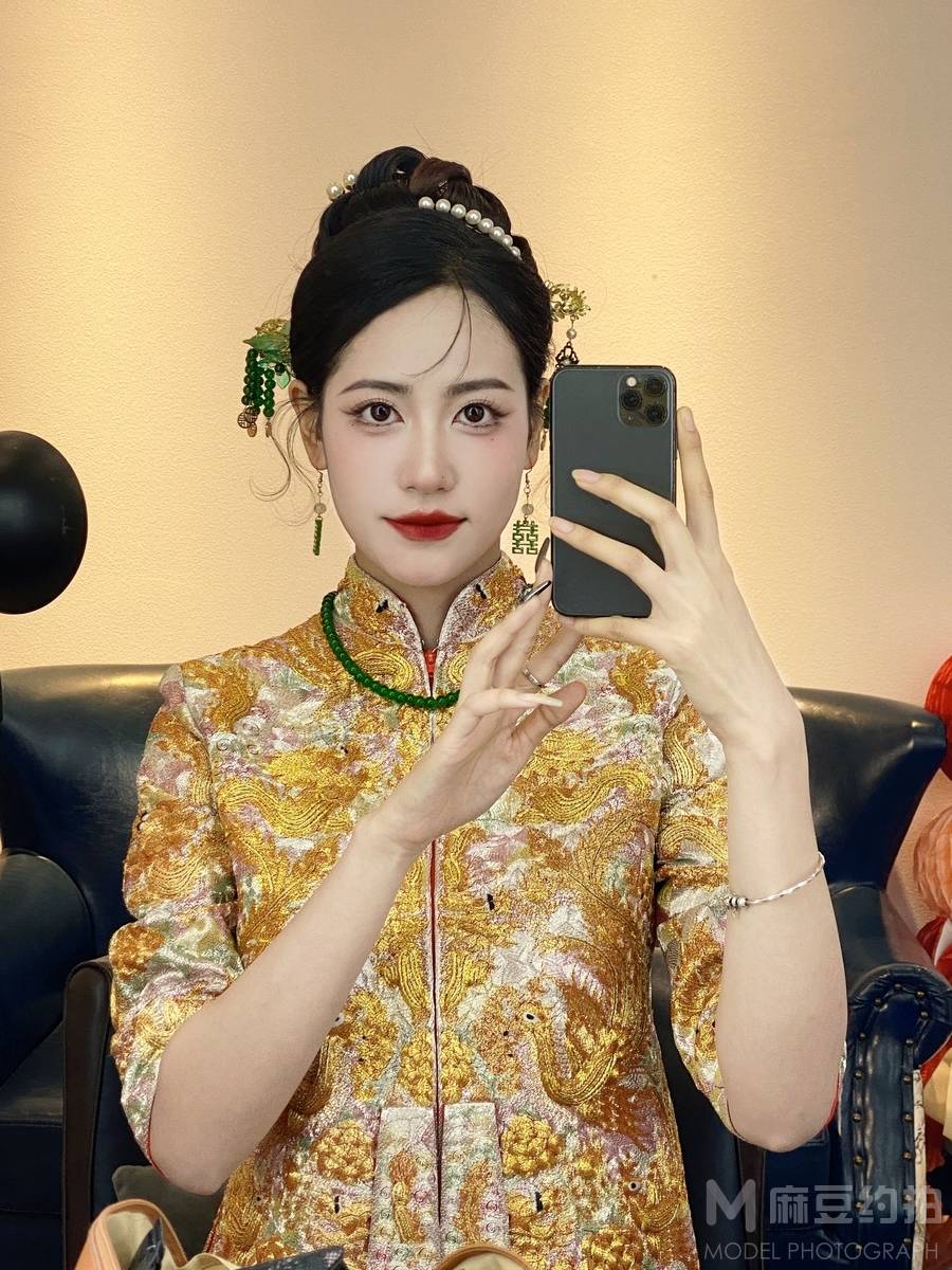 妆容模特