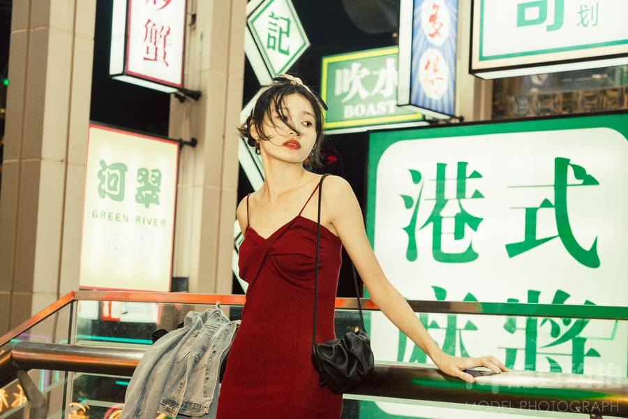情绪模特