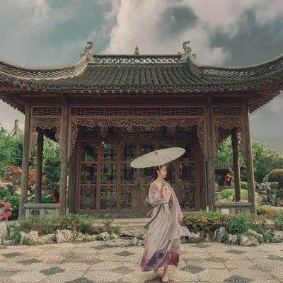 情绪模特