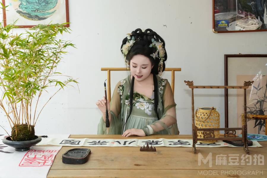 汉服模特
