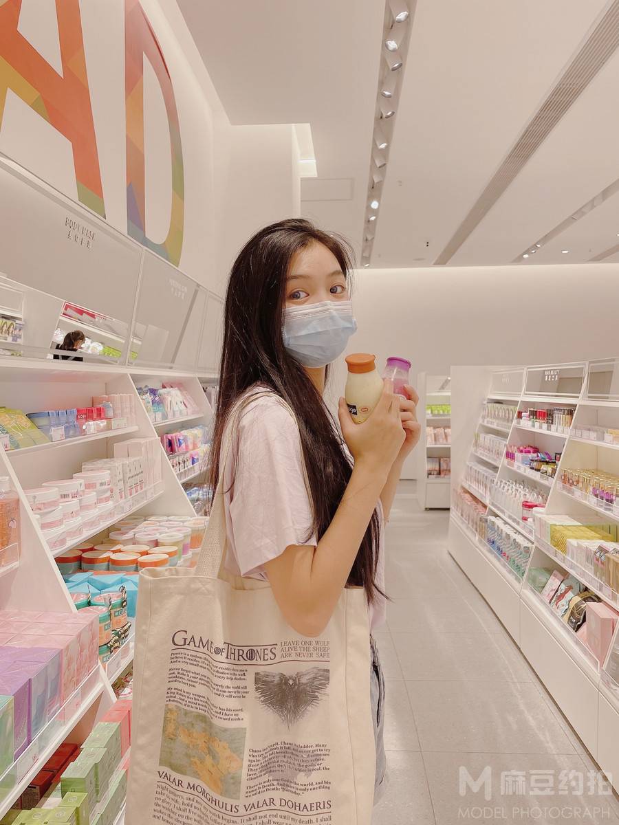 妆容模特