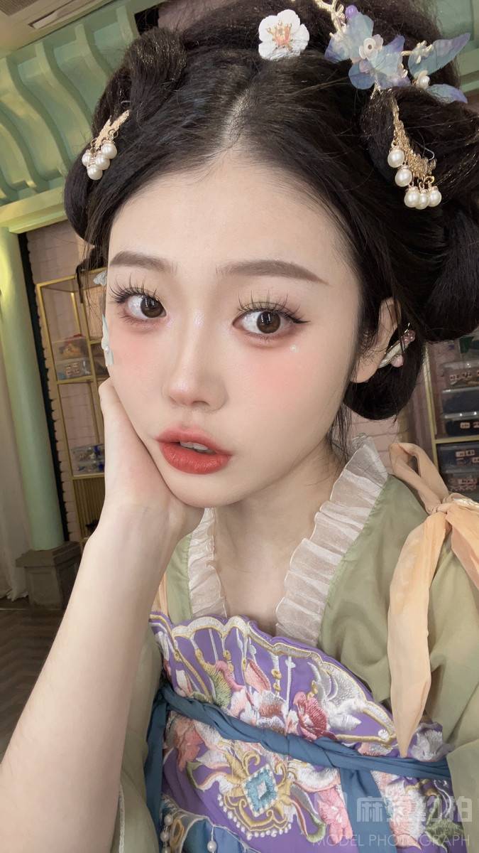 校园模特