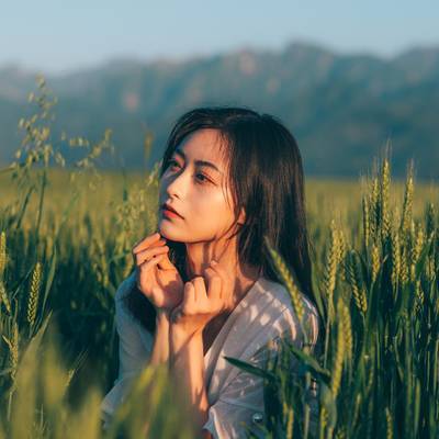情绪模特