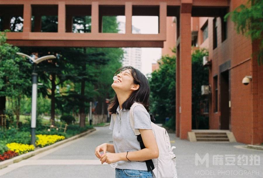 校园模特