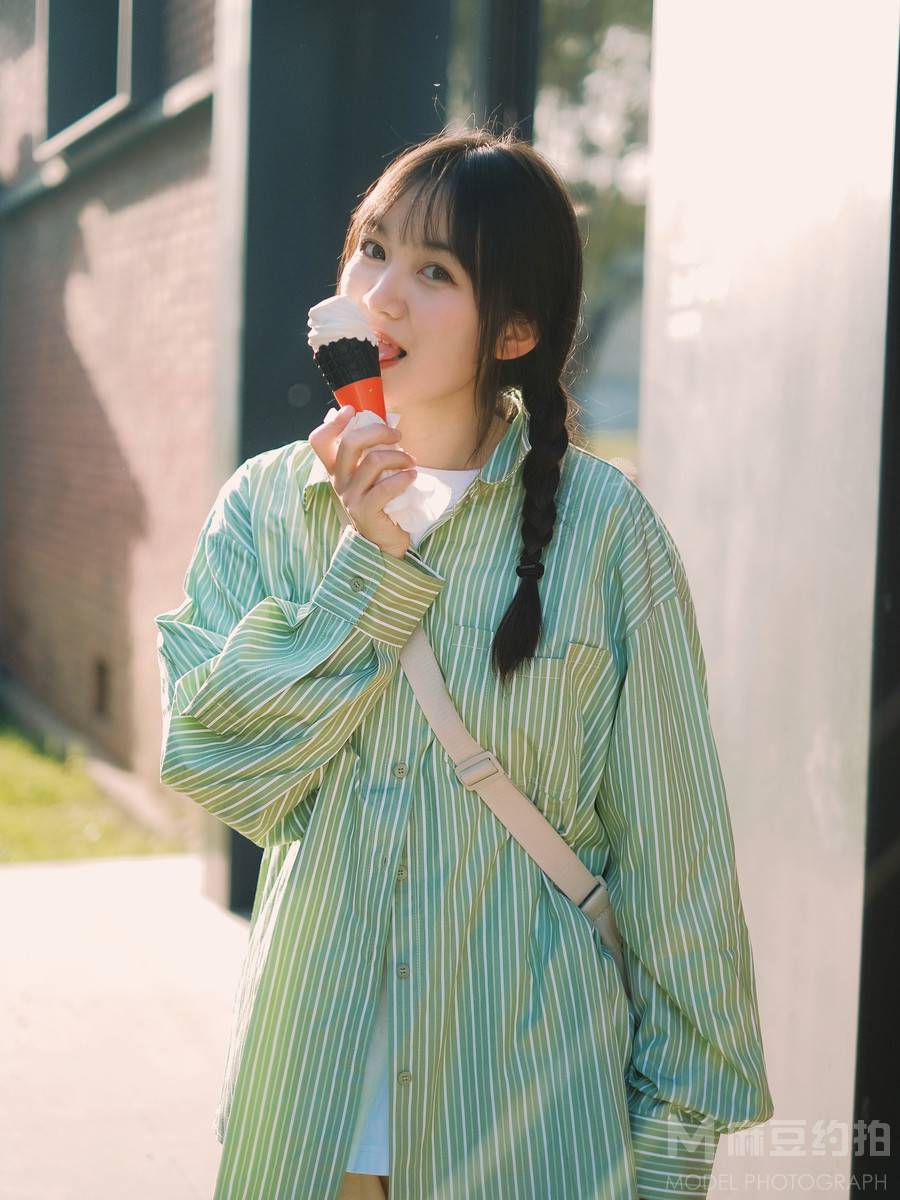 校园模特