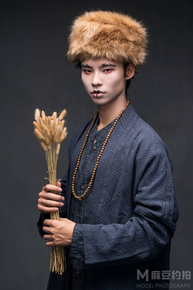 情绪模特