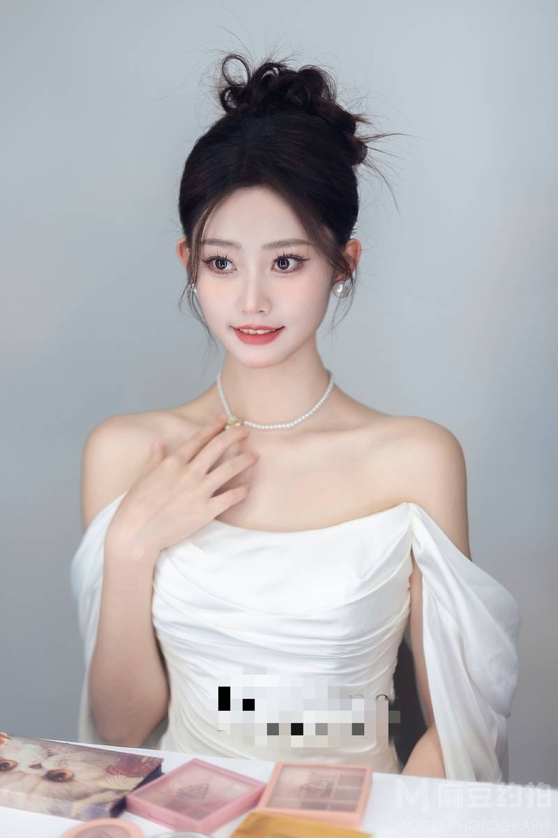 妆容模特