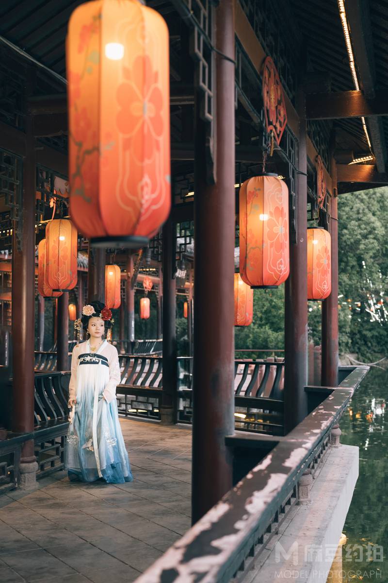汉服模特