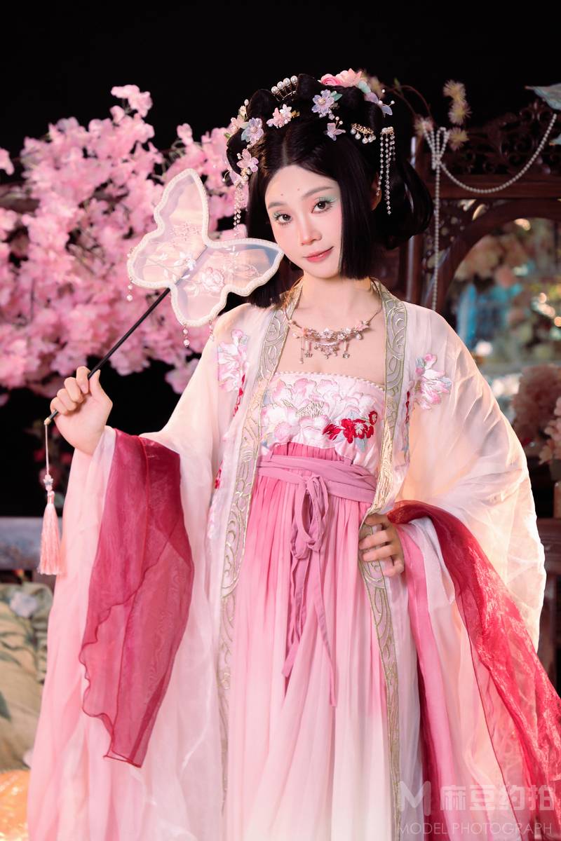 妆容模特