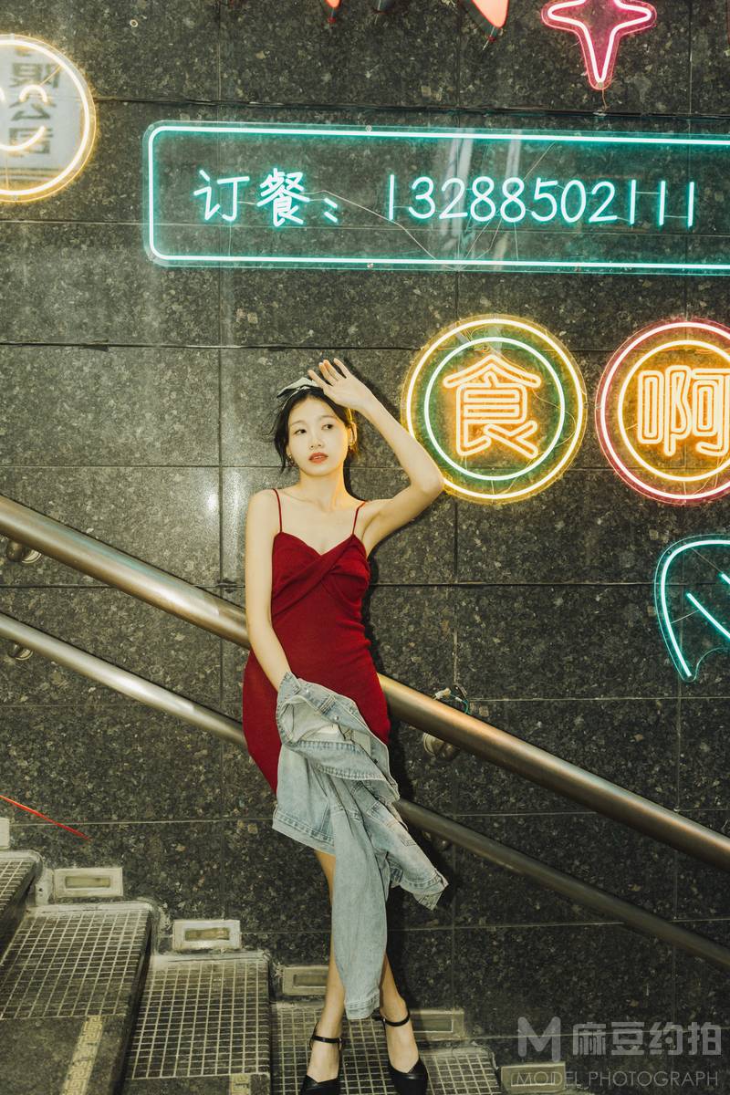 情绪模特