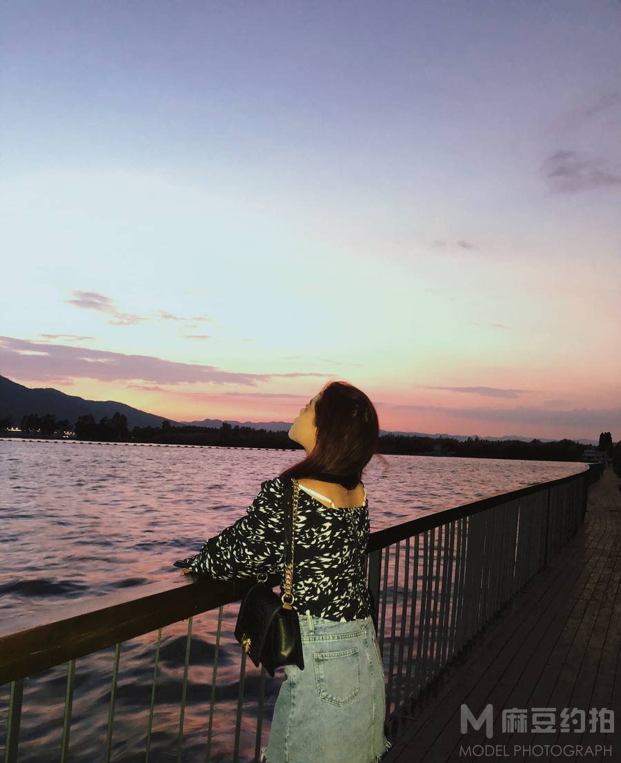 夜景模特