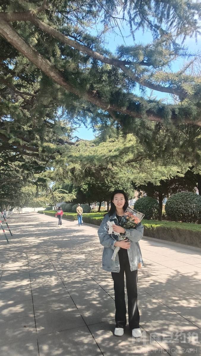 校园模特