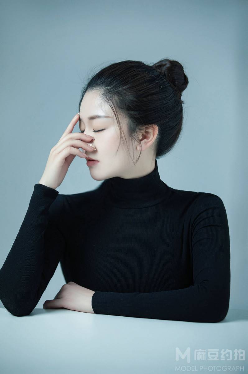 情绪模特
