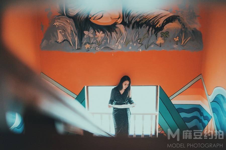 情绪模特