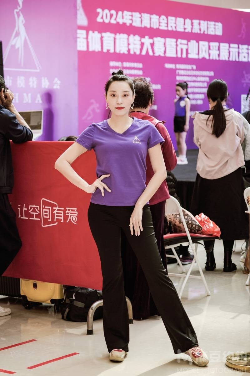 纪实模特