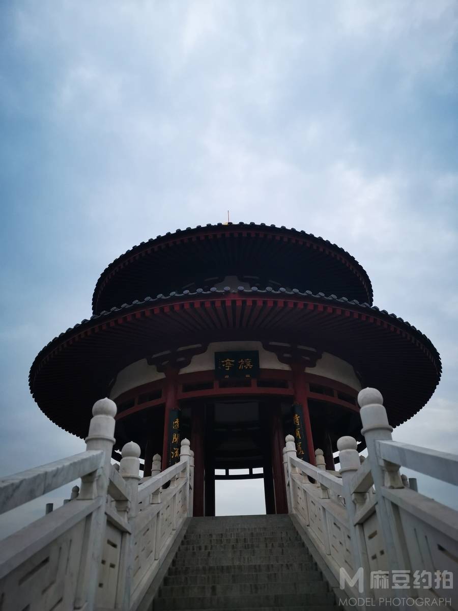 宝丽来模特
