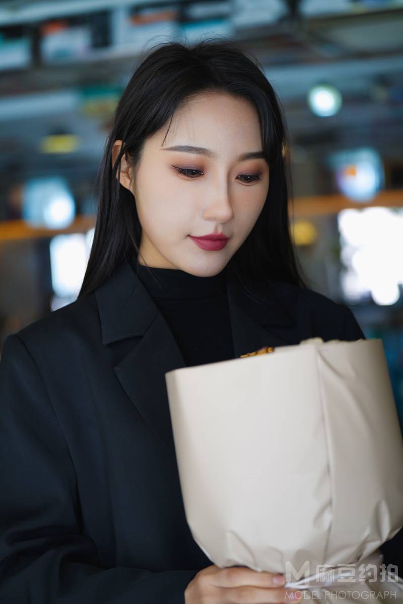 情绪模特
