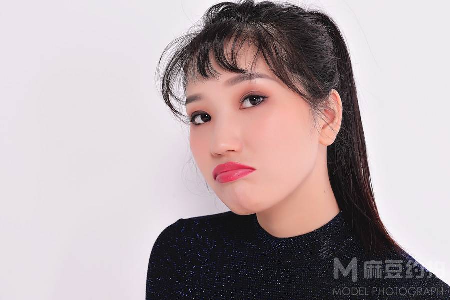 情绪模特