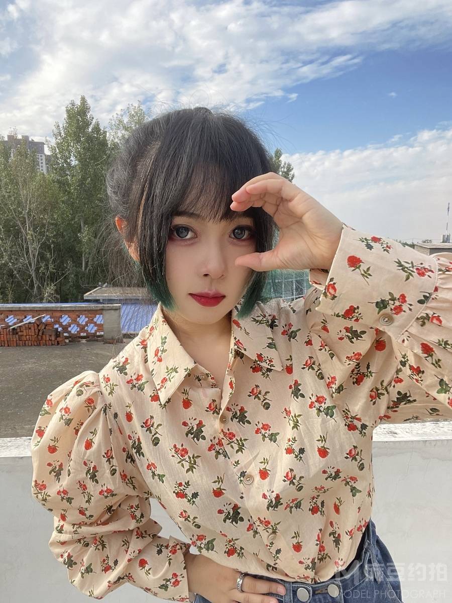 情绪模特