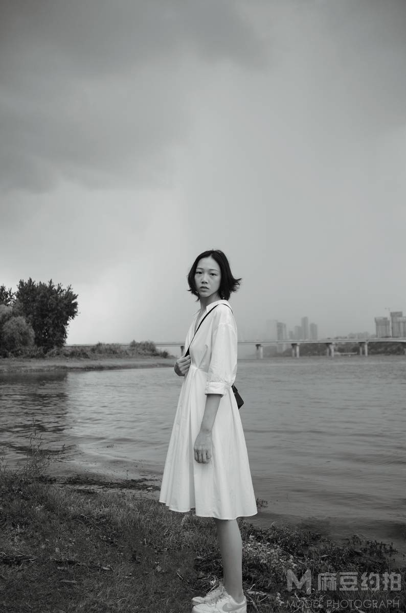 黑白模特