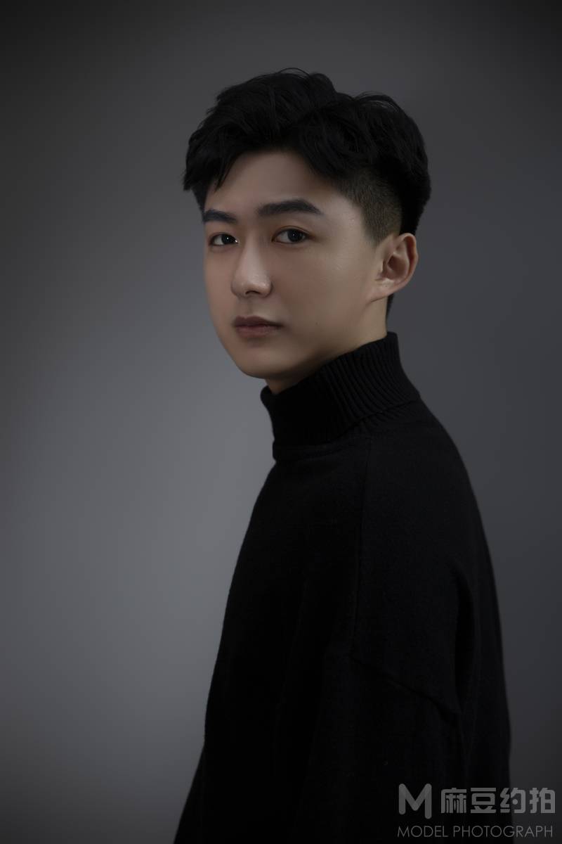 黑白模特