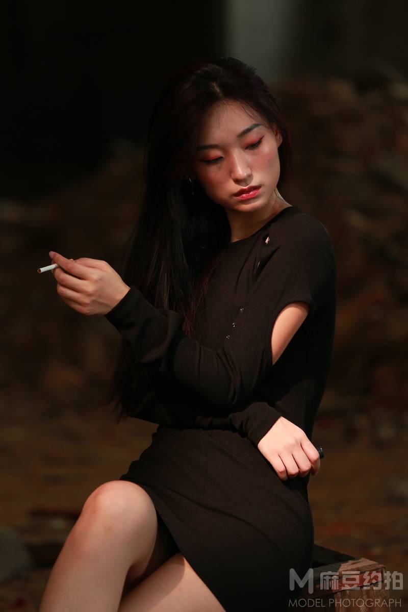 情绪模特