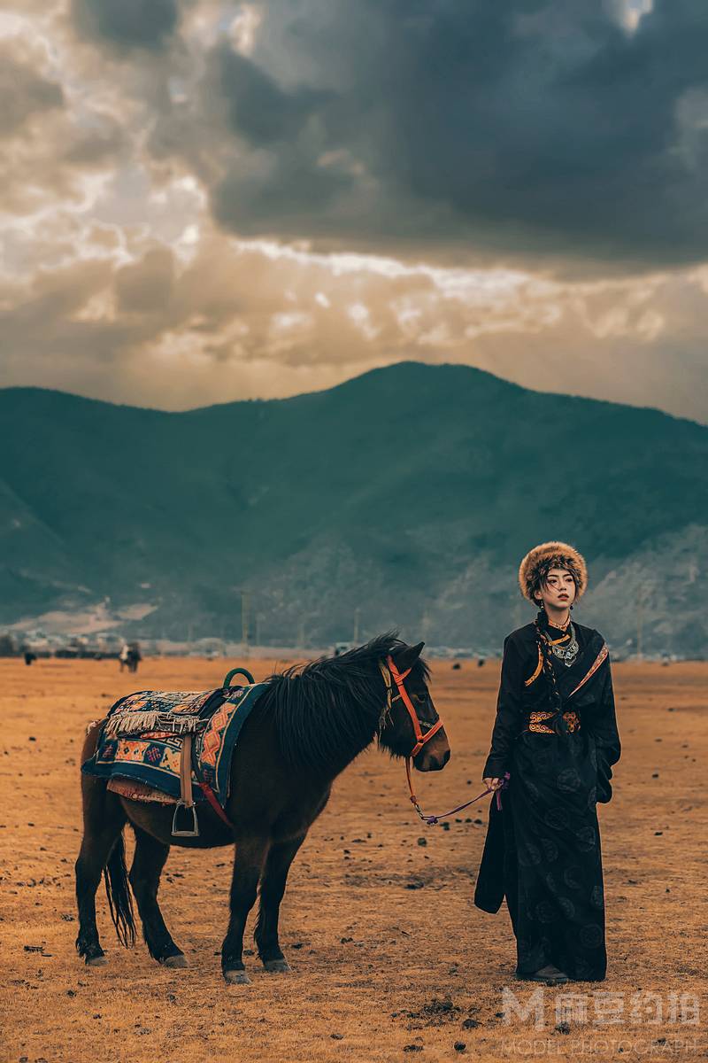 情绪模特
